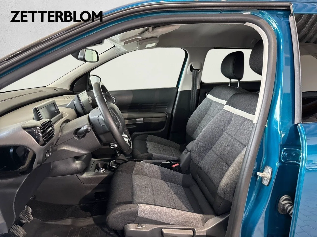 Vehicle image 11