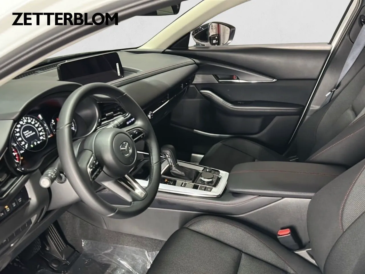 Vehicle image 19