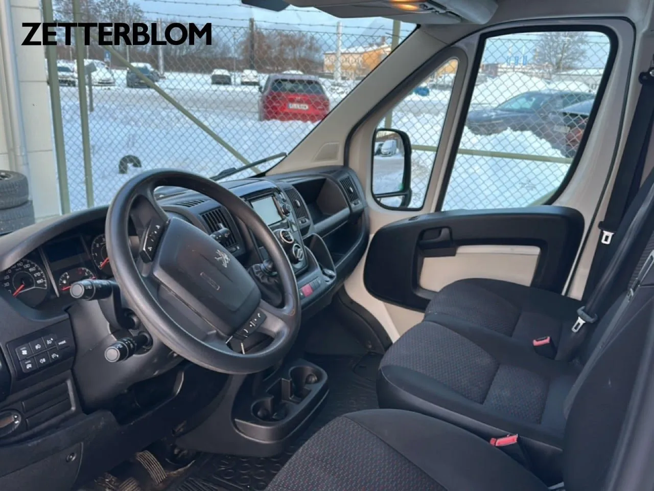 Vehicle image 7