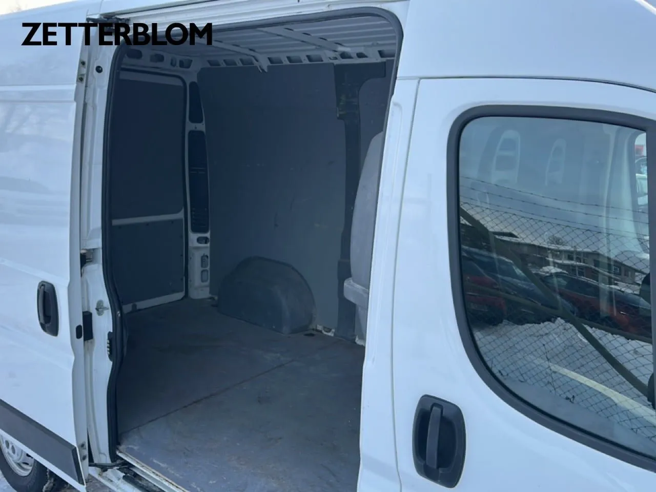 Vehicle image 8