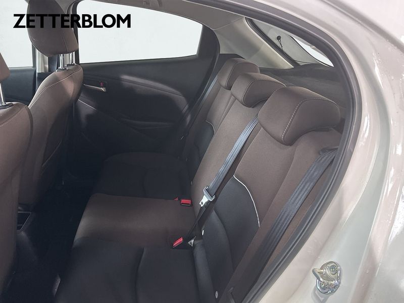 Mazda 2 bild 8