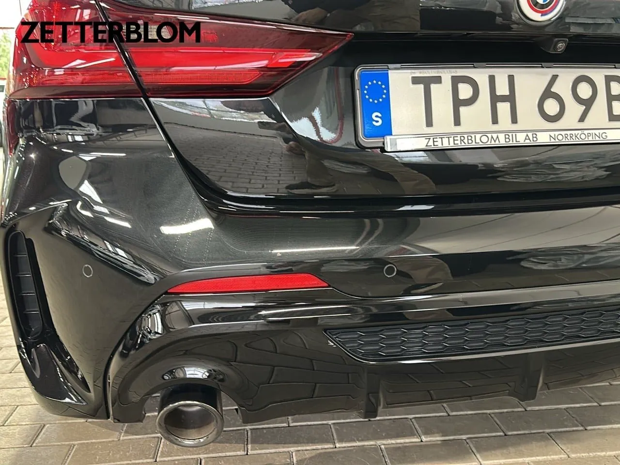 Vehicle image 22