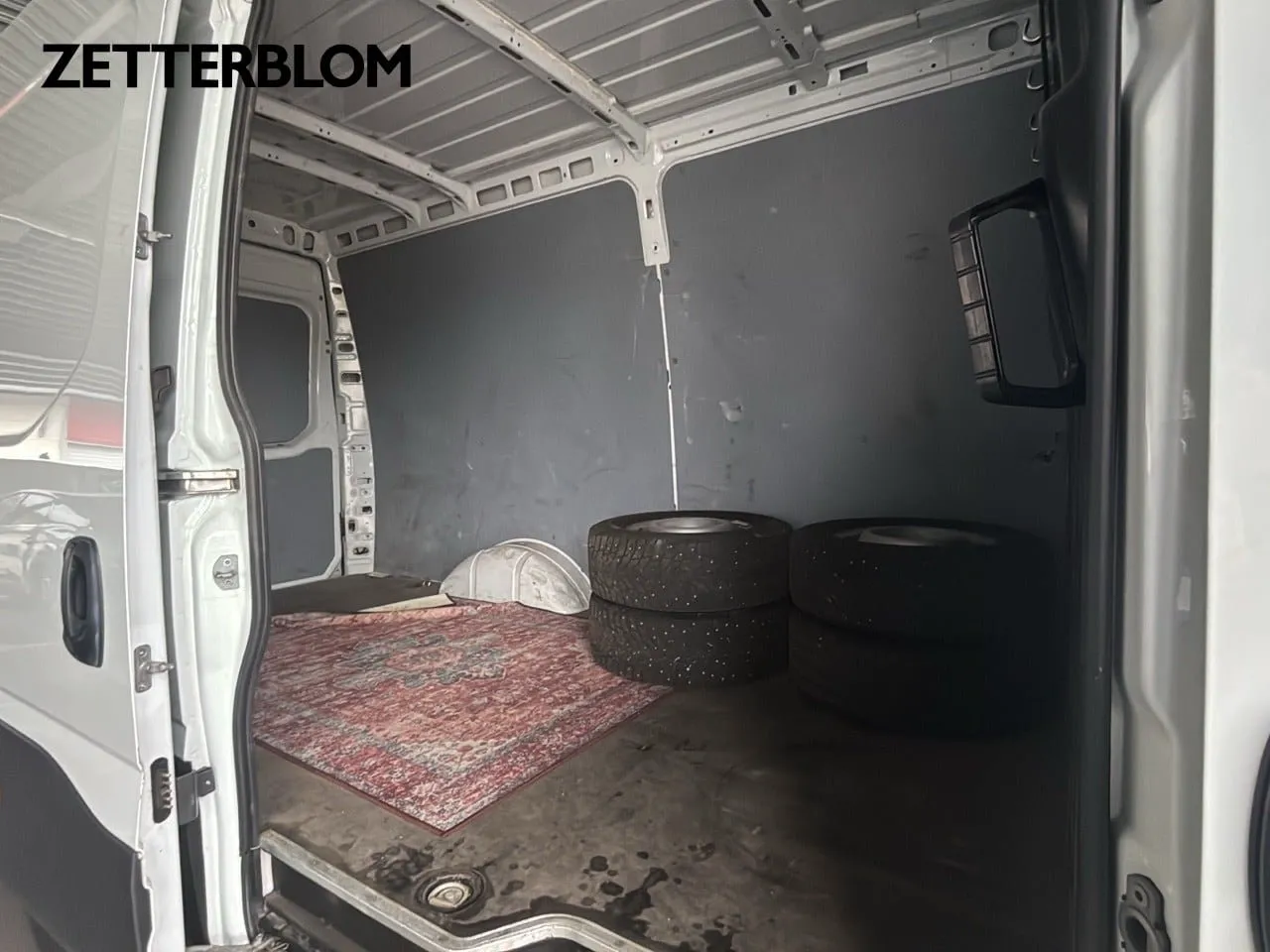 Vehicle image 8