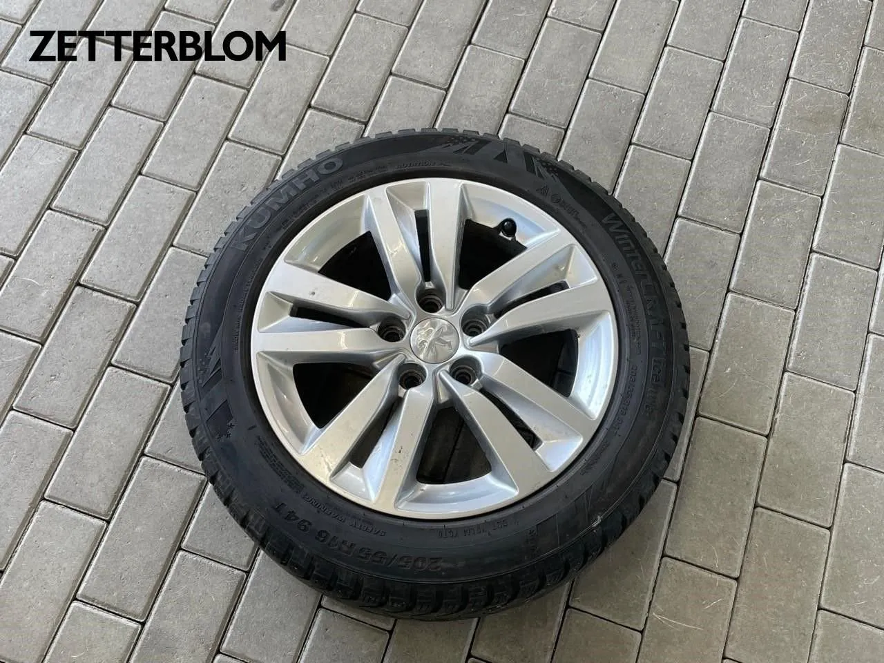 Vehicle image 13