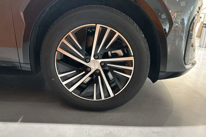 Lynk & Co 08 bild 12