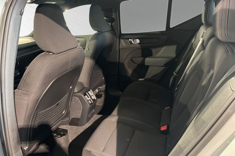 Volvo EX40 bild 8