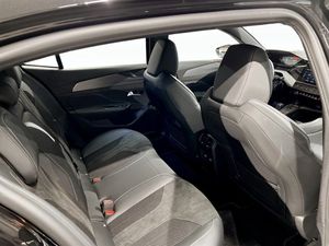 Peugeot 408 bild 12