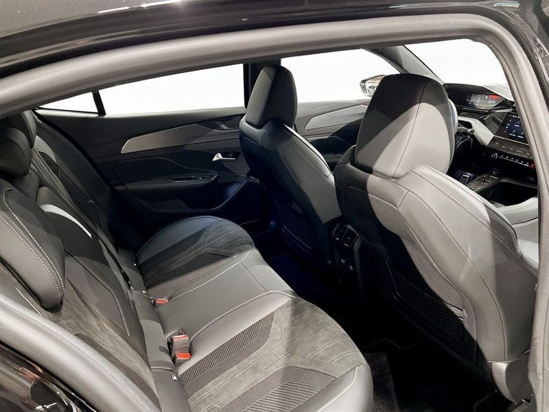 Peugeot 408 bild 12