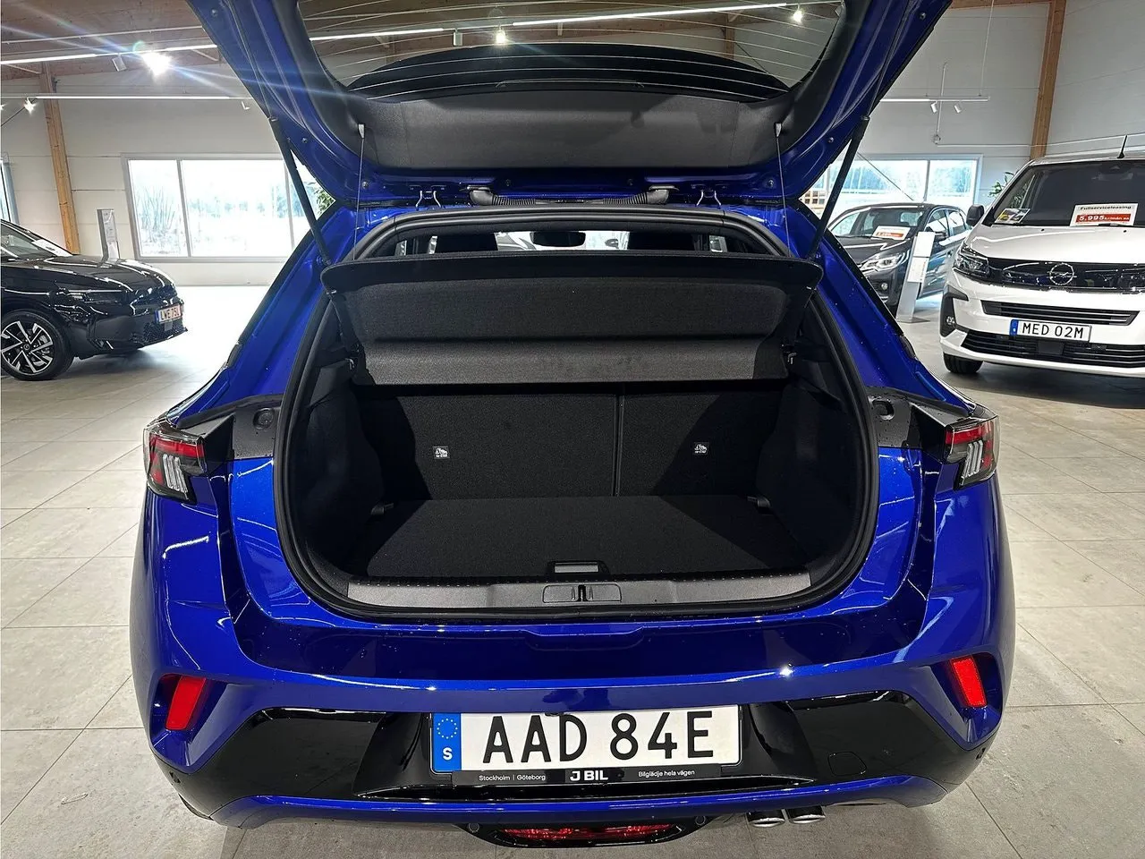 Vehicle image 8