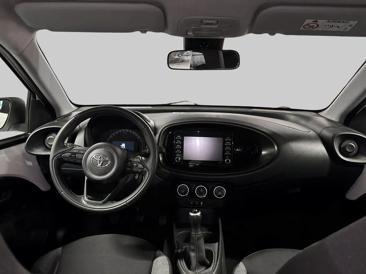 Vehicle image 11