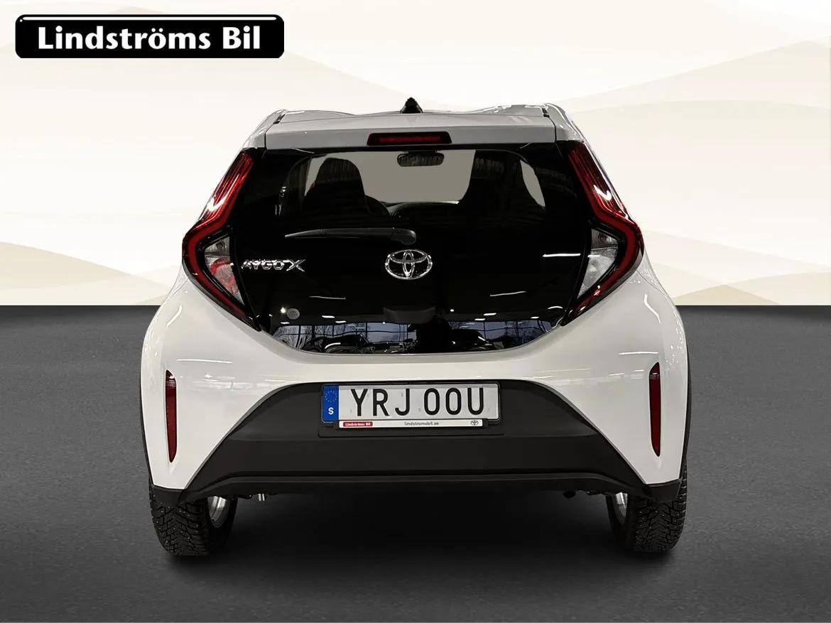 Vehicle image 7