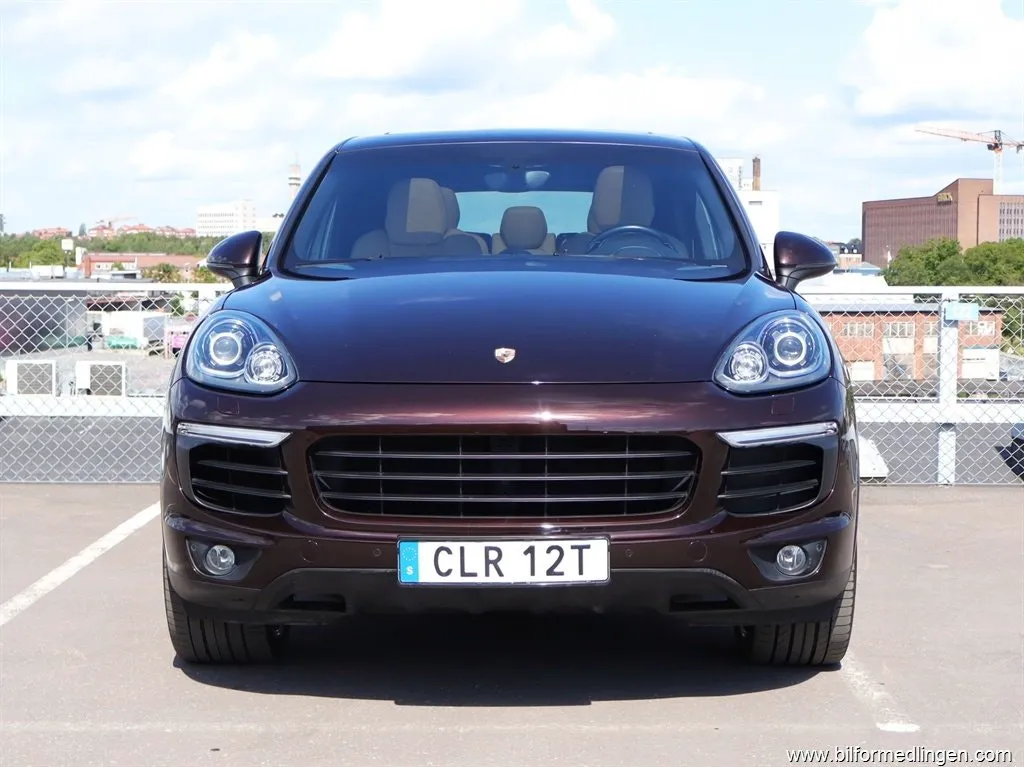 Vehicle image 26