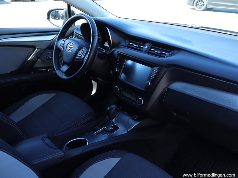 Toyota Avensis bild 6