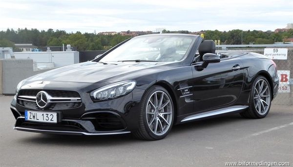 Mercedes SL63 AMG V8 Biturbo 585hk - 2017