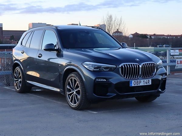 BMW X5 xDrive40i 340hk M Sport Pano Komfortstolar - 2020