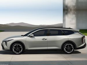 Kia K4 bild 2