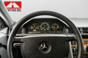 Mercedes 230 bild 10