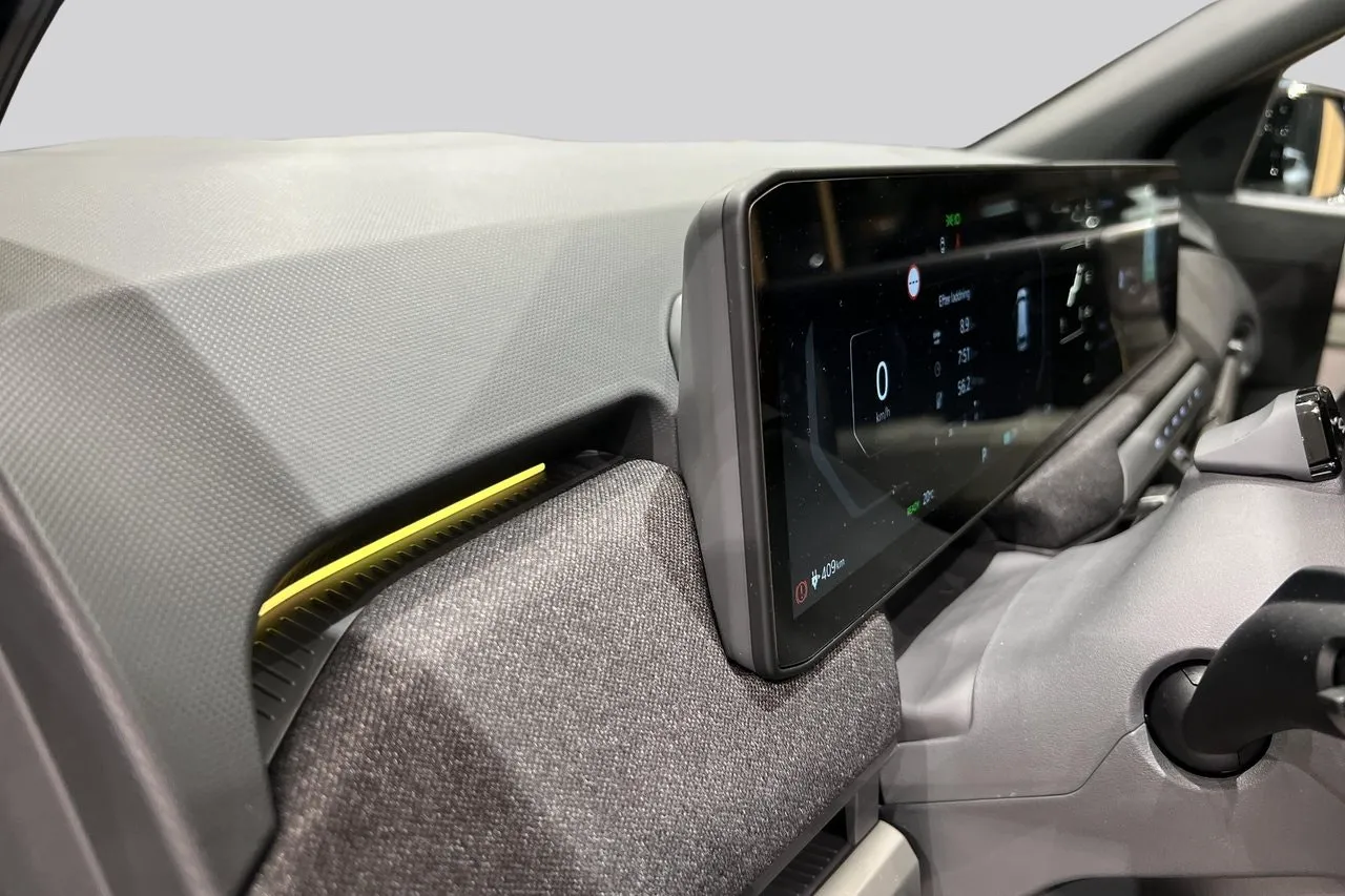 Vehicle image 18