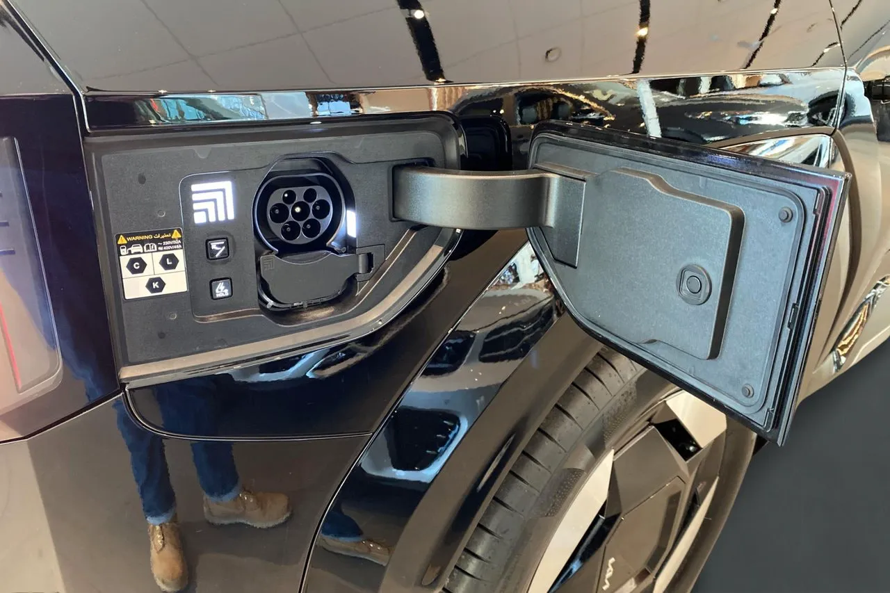 Vehicle image 18