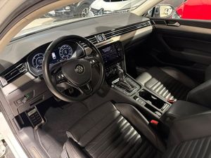 Volkswagen Passat bild 8
