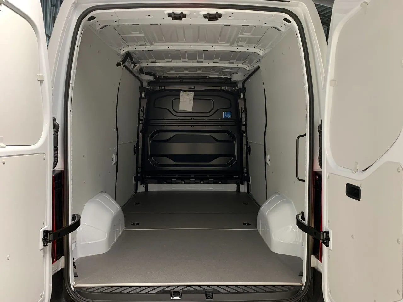 Vehicle image 18