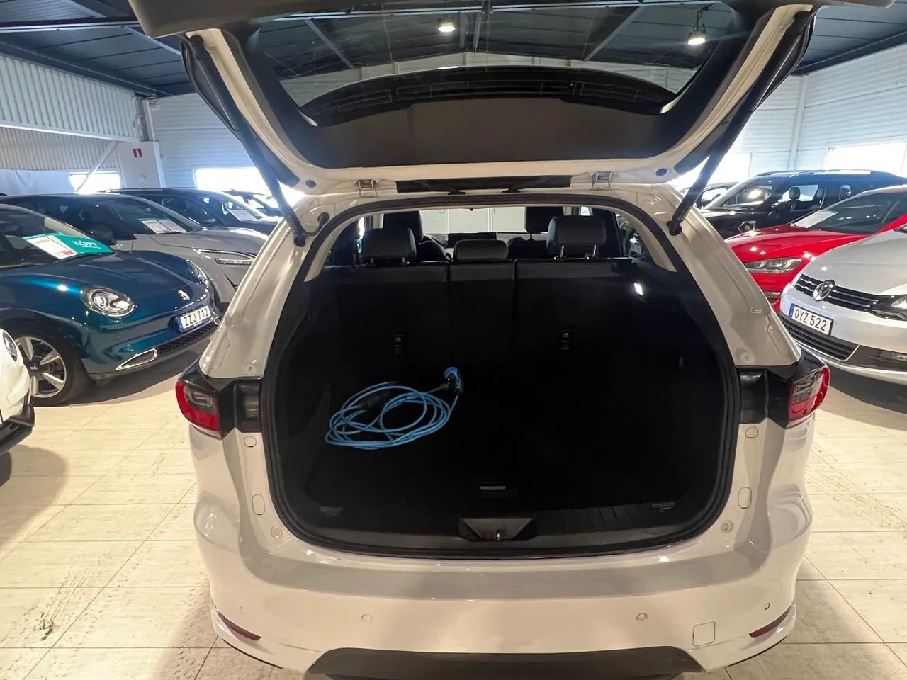 Vehicle image 21