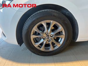 Mazda 2 bild 7