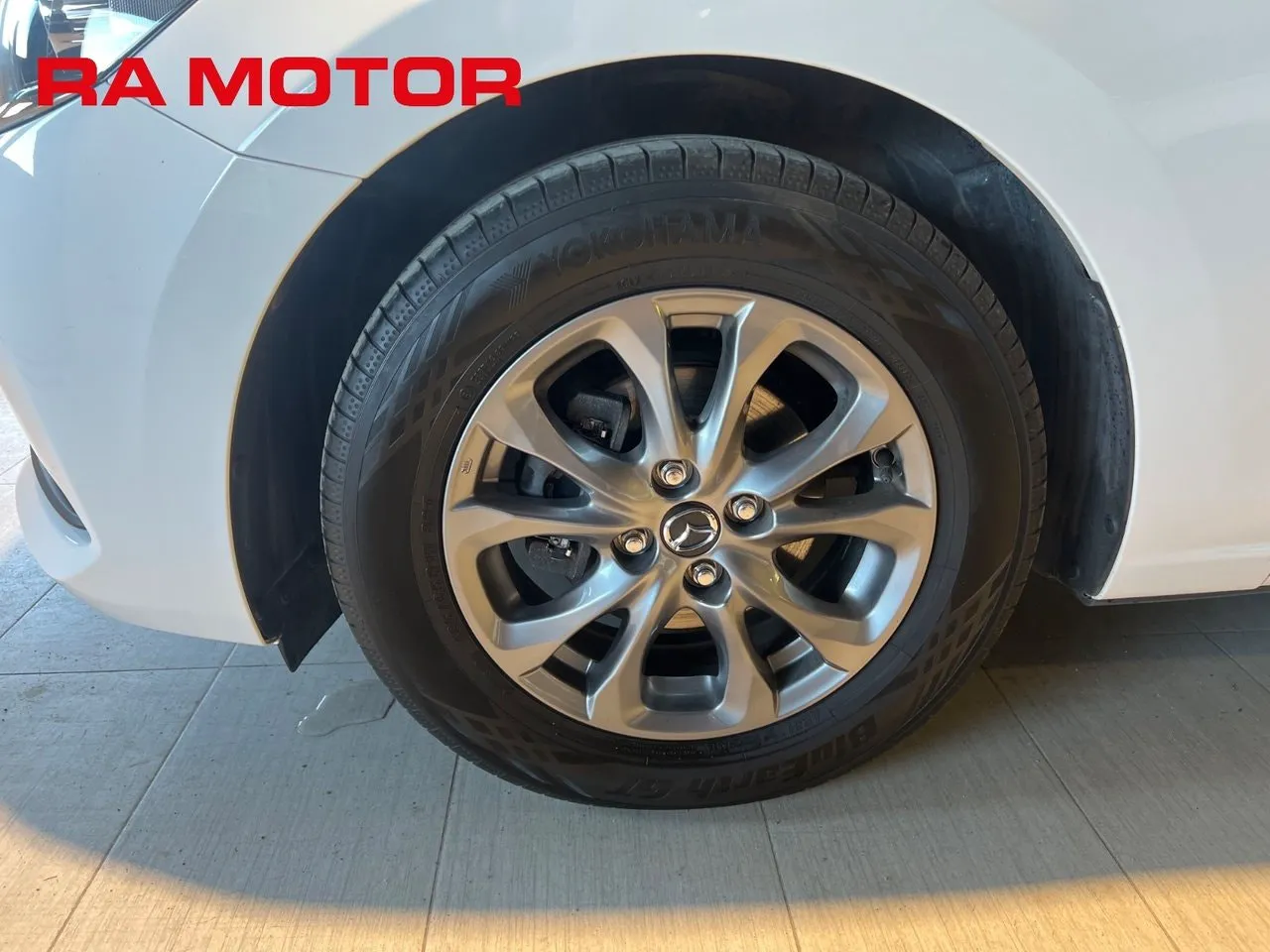 Vehicle image 6