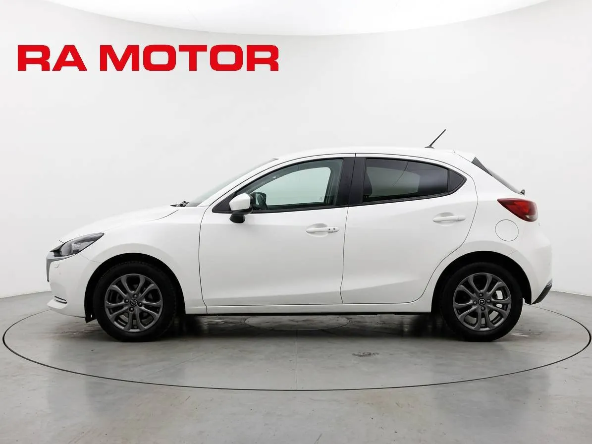 Vehicle image 3