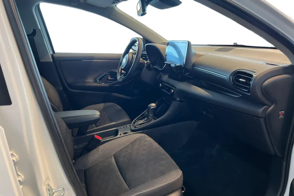 Vehicle image 14