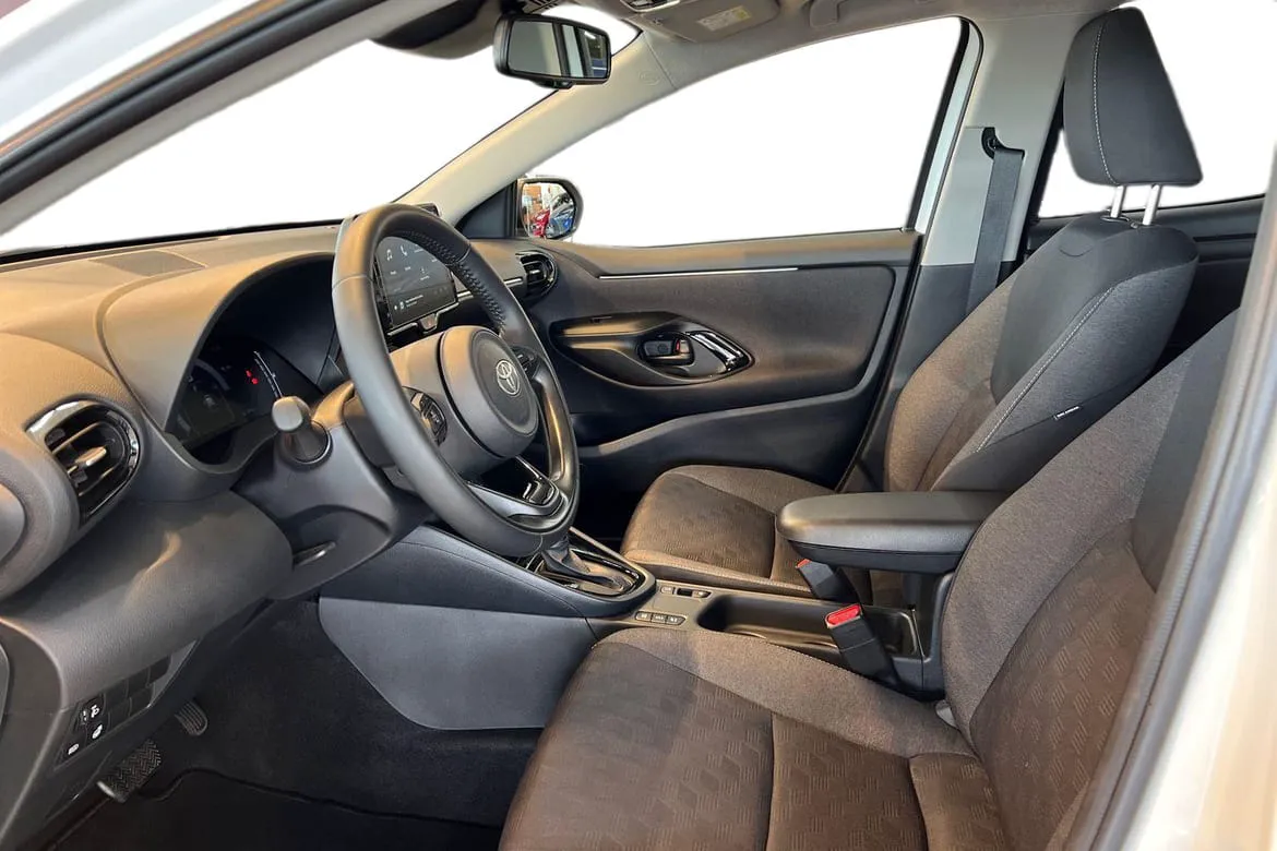 Vehicle image 11