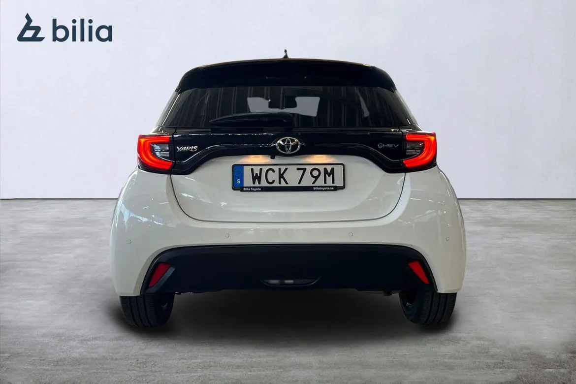 Vehicle image 6