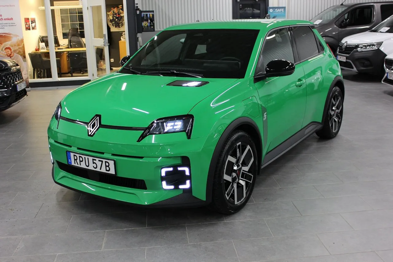 Vehicle image 17