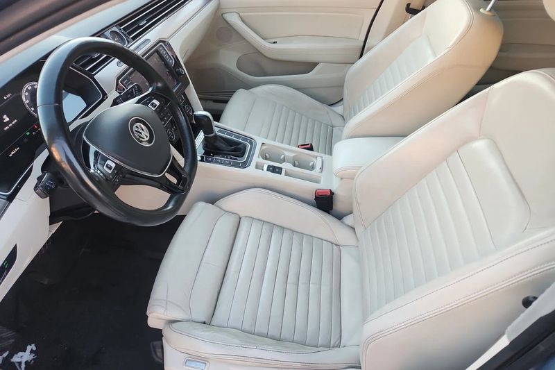 Volkswagen Passat bild 7