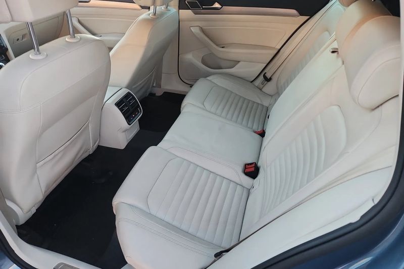 Volkswagen Passat bild 9