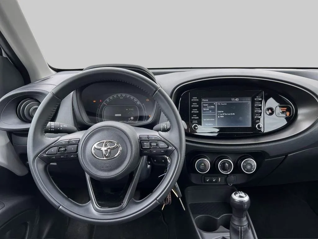Vehicle image 8