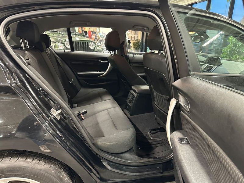 BMW 118 bild 8