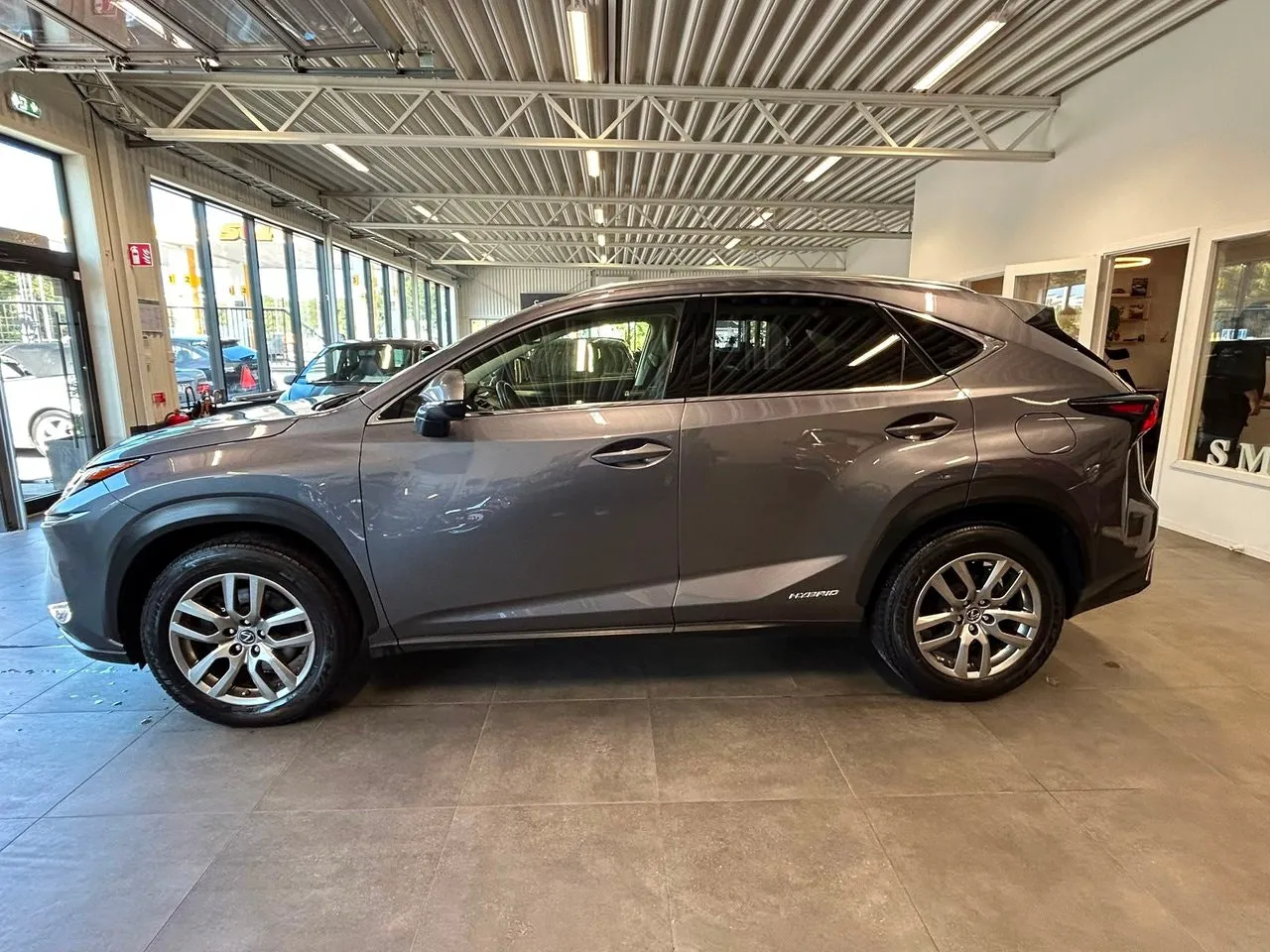 Vehicle image 3