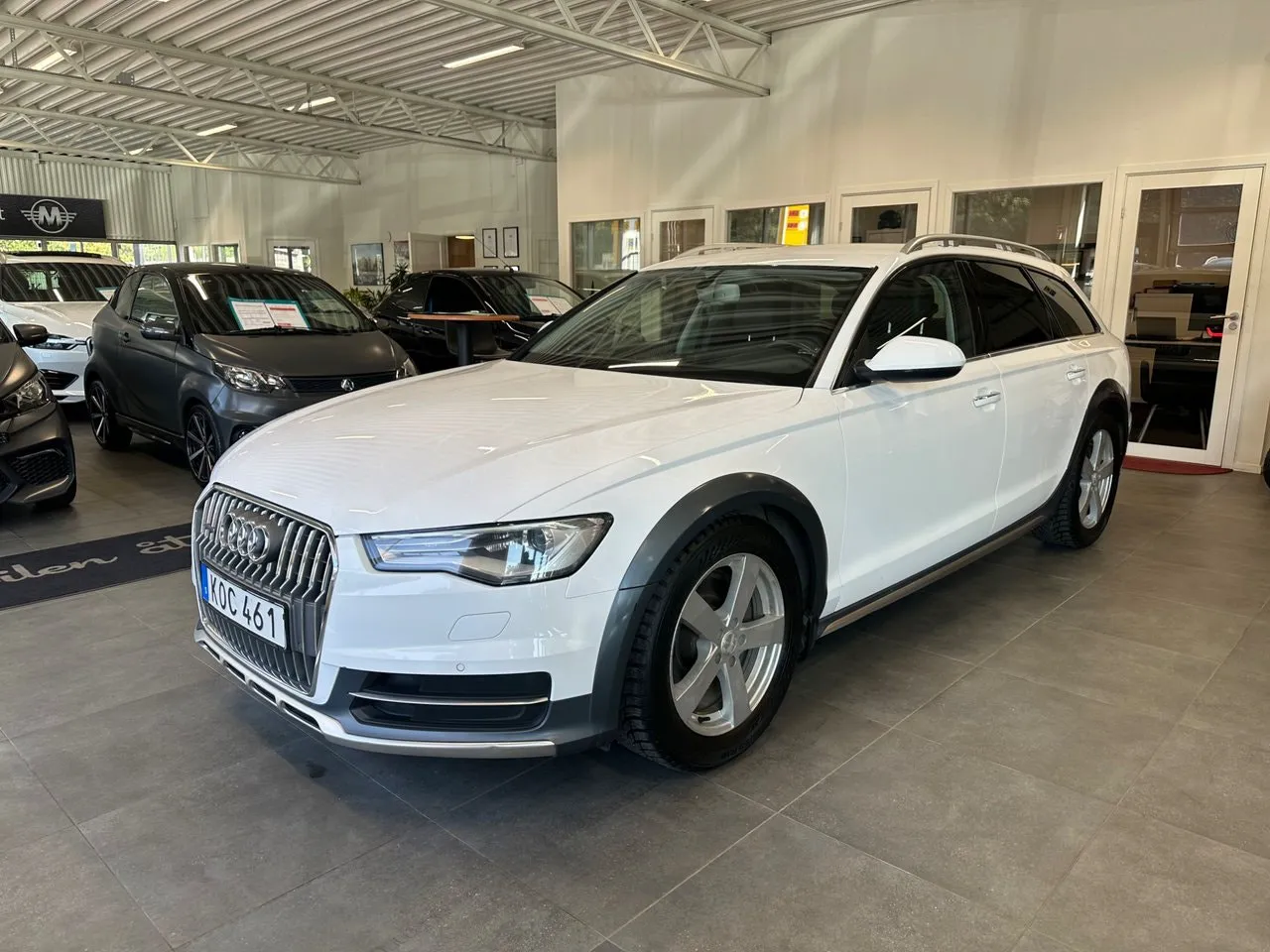 Vehicle image 1