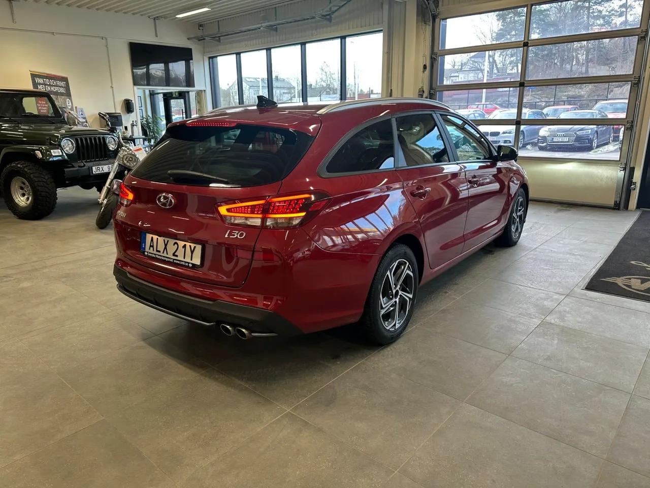 Vehicle image 4