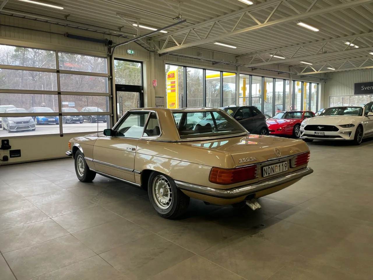Vehicle image 5