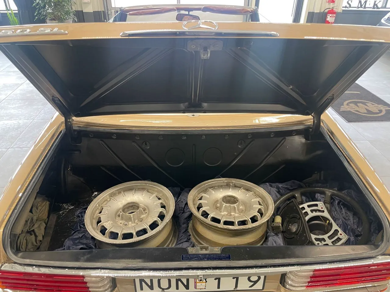 Vehicle image 11