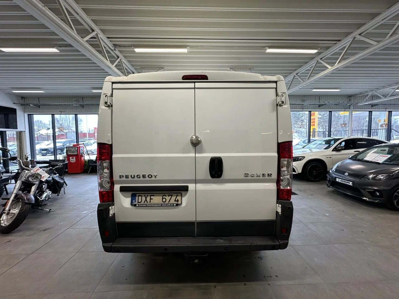 Vehicle image 5