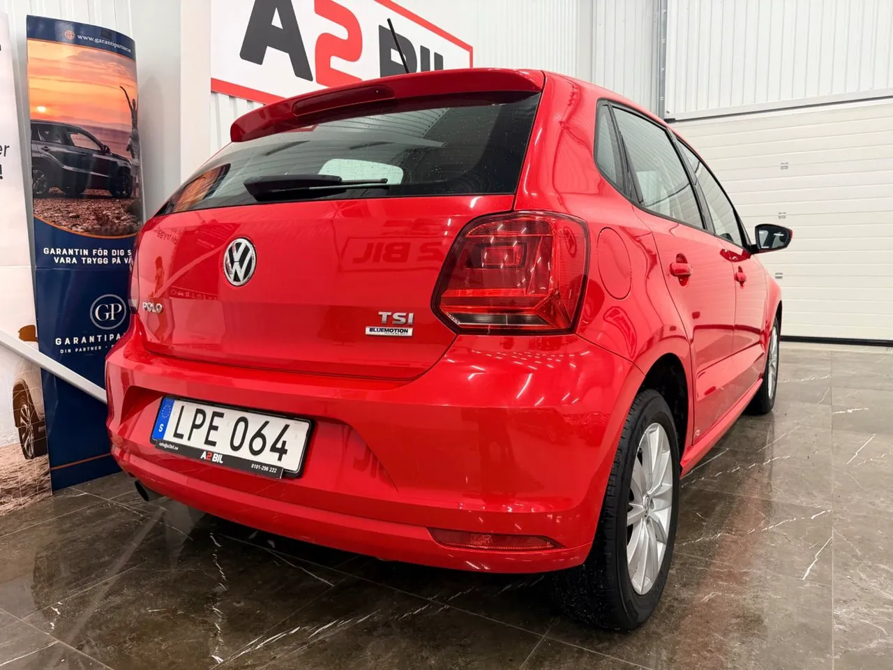 Vehicle image 5