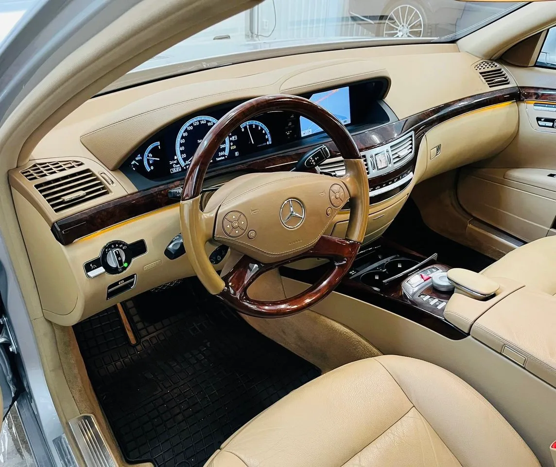 Vehicle image 20