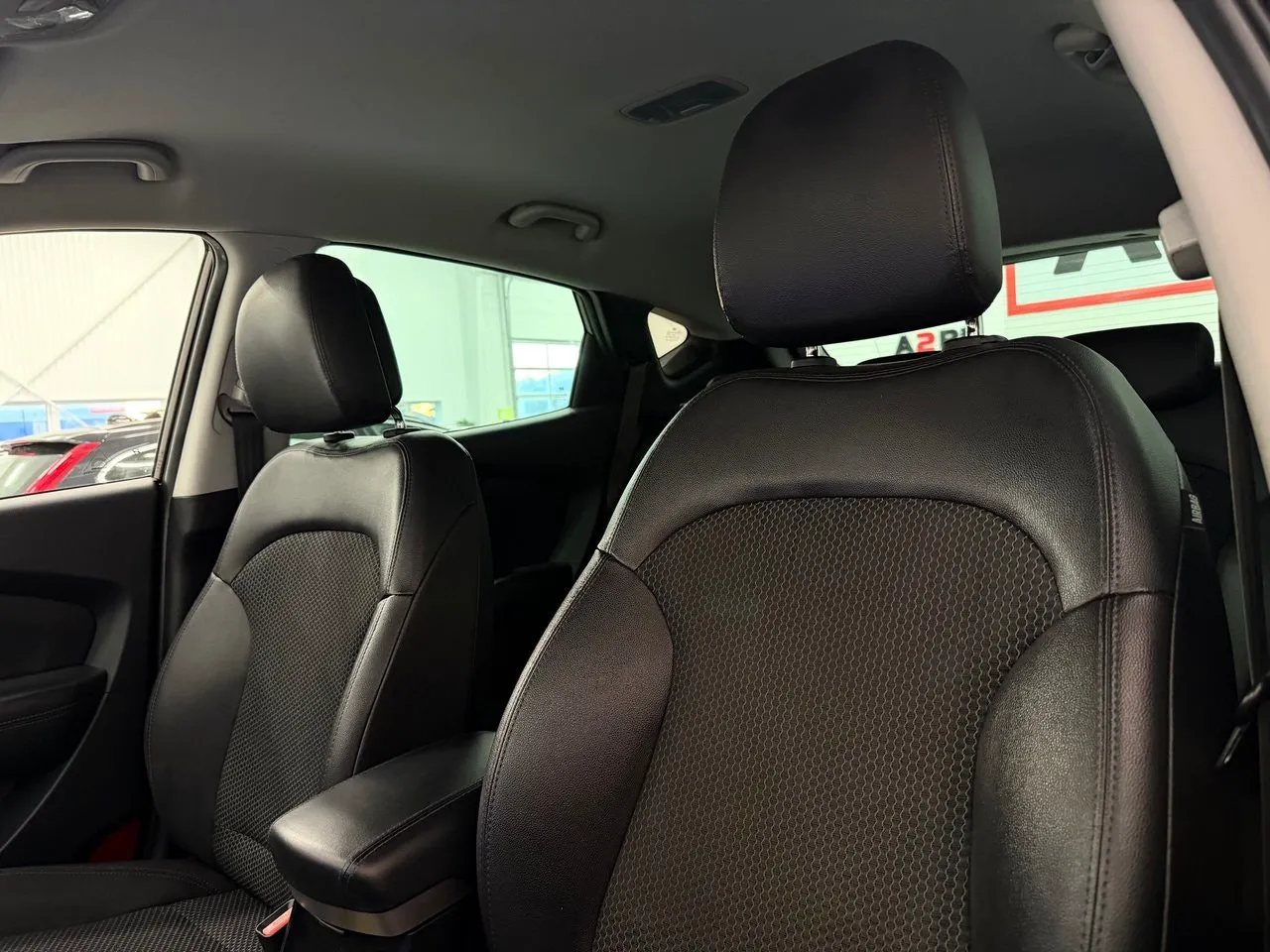 Vehicle image 15