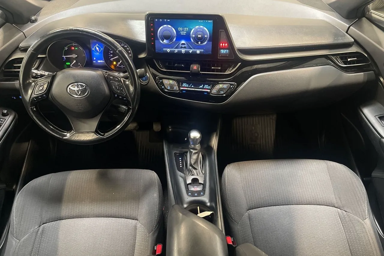 Vehicle image 9