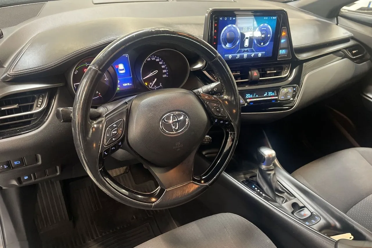 Vehicle image 7
