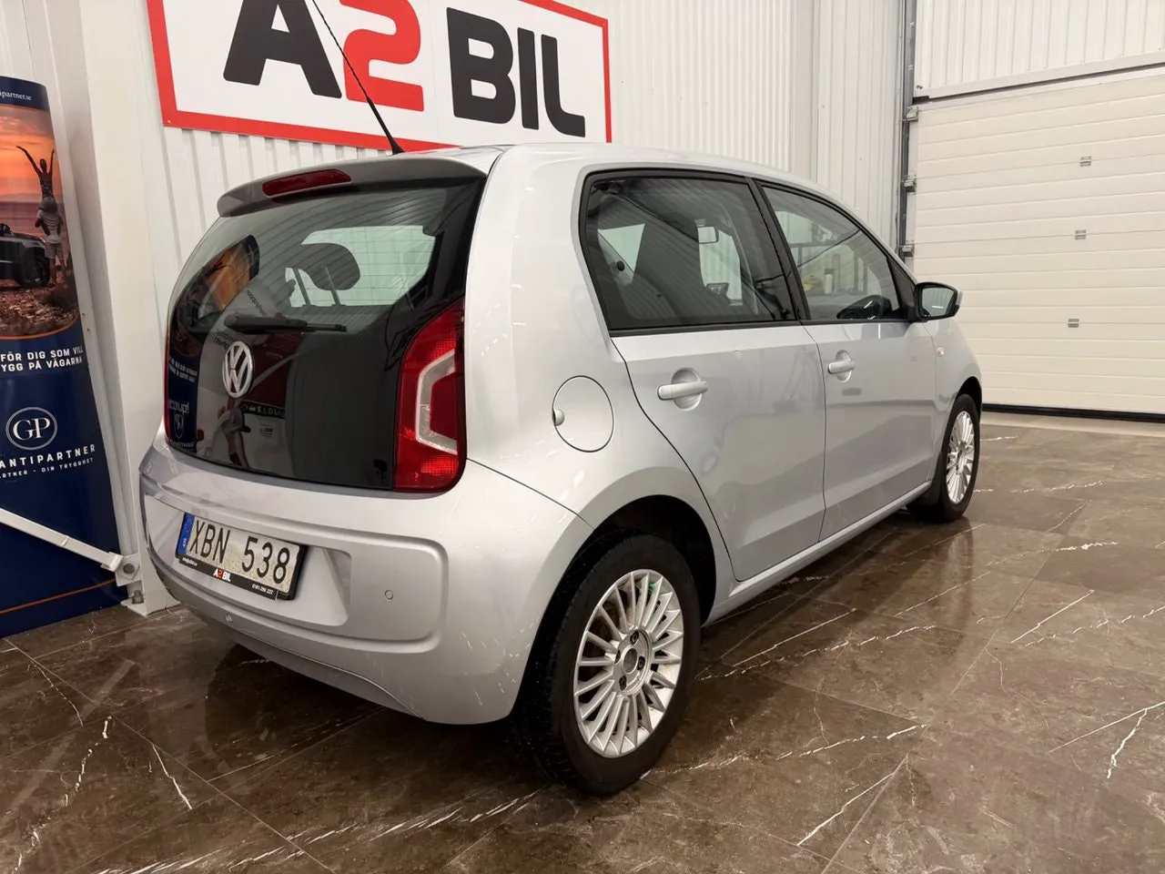 Vehicle image 4