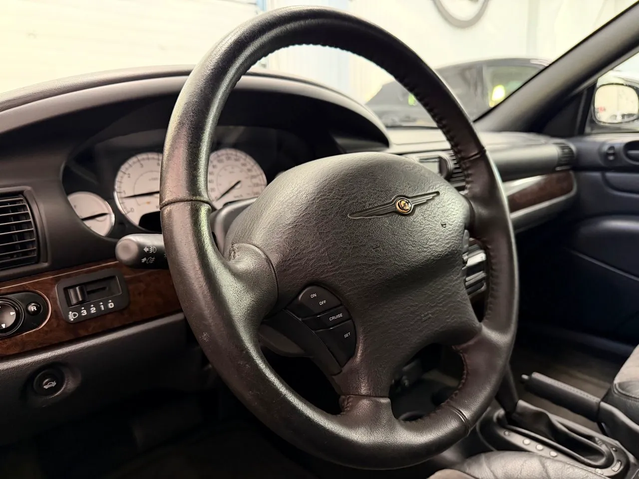 Vehicle image 18